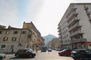 Monolocale arredato a Como