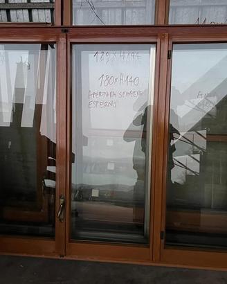 Infisso in legno a tre ante Dim.189 x H.144 cm