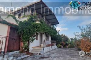 Casa indipendente con 20.000 mq di terreno