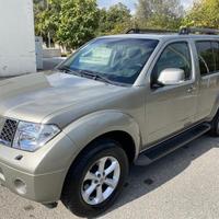 NISSAN Pathfinder NON MARCIANTE X COMMERCIANTI