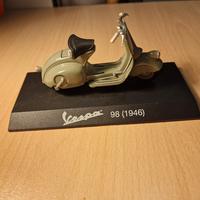 Modellino Vespa 98 (1946) - Maisto 1:18 - Grigio