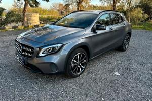 MERCEDES- BENZ GLA 200 D 136 CV SPORT