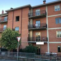 Appartamento con due camere, terrazze e garage
