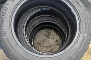 Gomme auto continental 225/55r 18 v