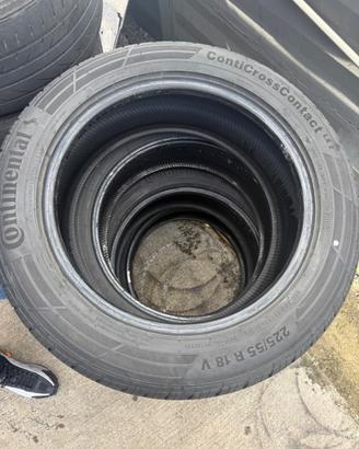 Gomme auto continental 225/55r 18 v