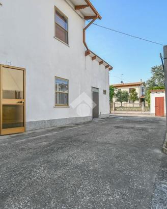 CASA SEMINDIPENDENTE A POGGIO RENATICO
