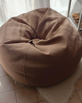 pouf colore nocciola da giardino 