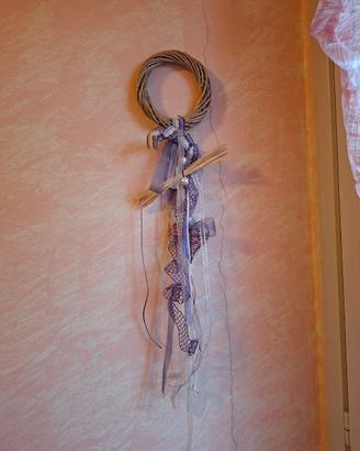 Decorazione da Appendere in Vimini con Fiocchi 