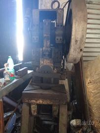Pressa eccentrica 45 ton