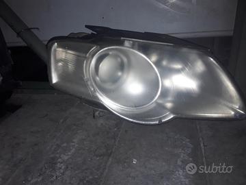 FARO ANTERIORE DESTRO VOLKSWAGEN Passat Berlina 4Â