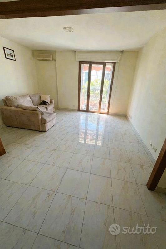 Pisa-S.Giusto: 4 vani con terrazzo - Vista 2