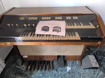 Hammond L-122 + Leslie 760 + Combo Pre-amp II