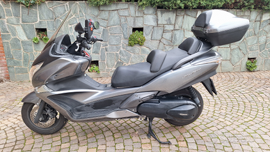 Scooter Honda Sw-T400