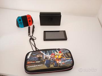 Nintendo Switch completa, custodia e vari giochi