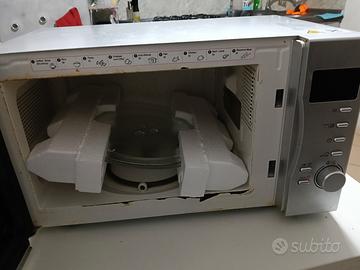 microonde usato pochissimo.