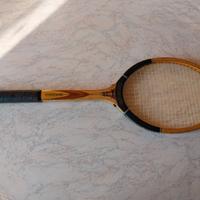 Racchetta da tennis vintage in legno.