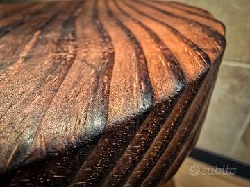 Sgabello tripode artigianale in legno