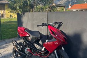 Aerox 50 GUARDARE DESCRIZIONE