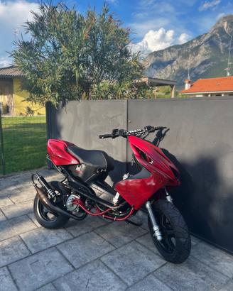 Aerox 50 GUARDARE DESCRIZIONE