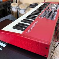Nord Electro 6d 61 tasti con custodia nera omaggio