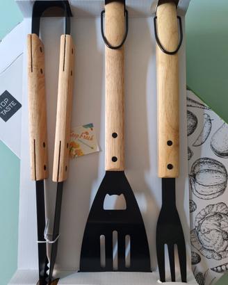 Set accessori per barbecue