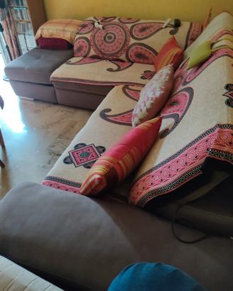 Divano letto angolare con puff 