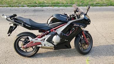 Moto ER -6F del 2006