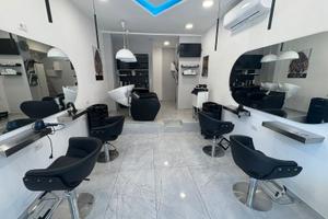 Attività di parrucchiere in via consalvo