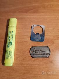 2 portachiavi/targhetta Karl kani 
Etnies