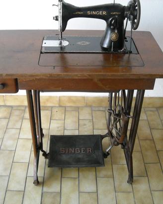 Macchina da cucire " Singer "-