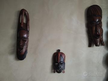 Collezione Maschere Tribali in Legno