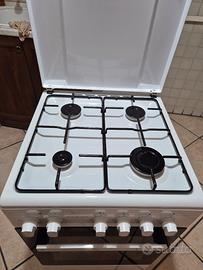 cucina 4 fuochi da libera installazione 