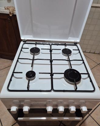 cucina 4 fuochi da libera installazione 