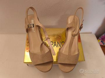 Sandali color camoscio Tulipano – Numero 39, nuovi