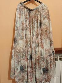 gonna elegante con sciarpa multicolore