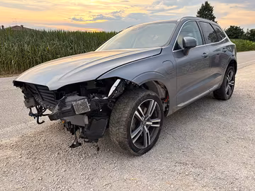 Volvo XC 60 XC60 T6 Recharge Plug-in Hybrid AWD In