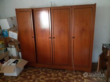 Elimino mobili per demolizione casa venduta.