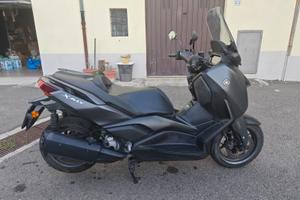 Yamaha XMAX 300