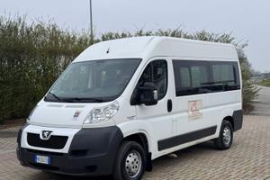 Peugeot boxer con pedana per disabili