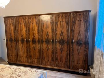 Armadio guardaroba Art Decó in radica di noce