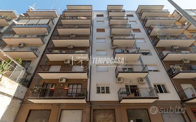 APPARTAMENTO 4 VANI CON TERRAZZO