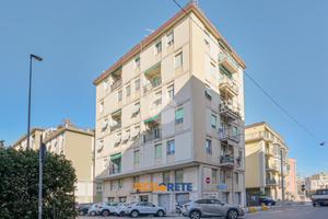 4 LOCALI A LA SPEZIA