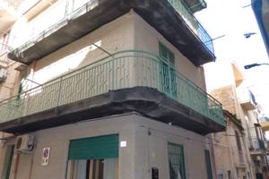 Casa indipendente angolare,ideale investimento P17