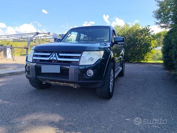 Fuoristrada mitsubishi Pajero v80