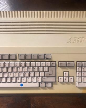 Amiga A500 più monitor 1084S-P