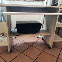 Tavolo con cassetto scorrevole x tastiera