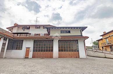 CAPANNONE A MONTELLO