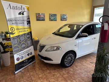 Lancia Ypsilon cambio automatico