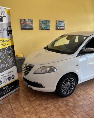 Lancia Ypsilon cambio automatico