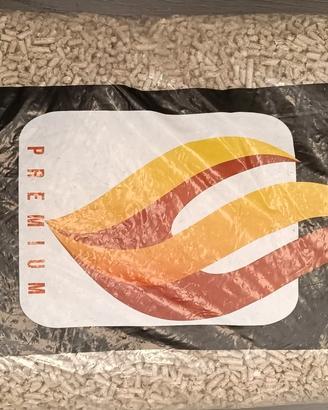 AUTOTRENO PELLET ABETE A 1 PLUS